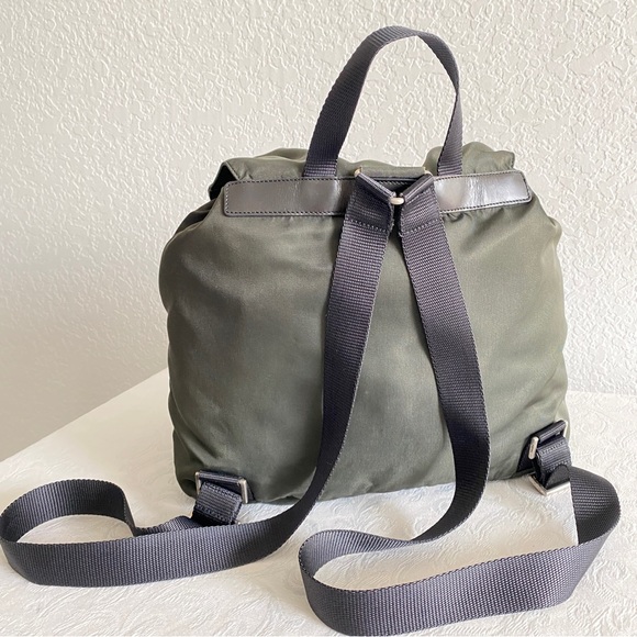 Prada military green nylon backpack - Picture 2 of 13